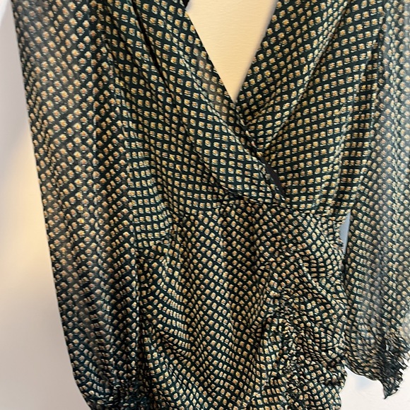 Draped dress with metallic thread - Picture 2 of 4